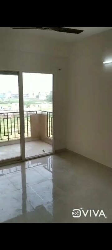 Room in 2 BHK Apartment at Signature Global Orchard Avenue, Sector 93 – for Rent