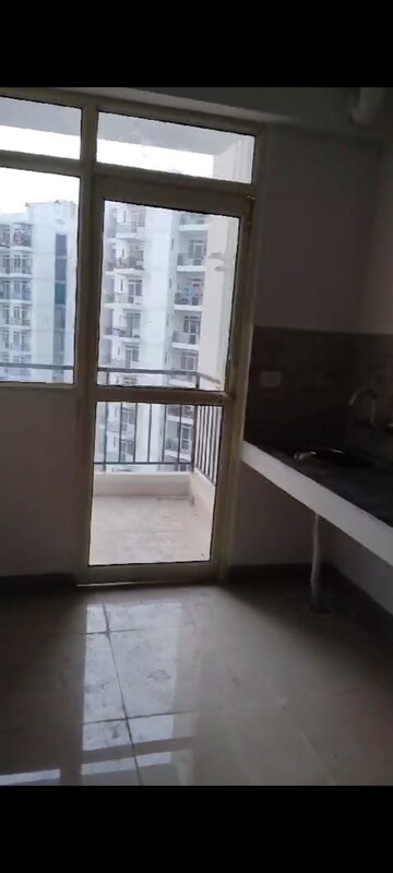 Room in 2 BHK Apartment at Signature Global Orchard Avenue, Sector 93 – for Rent