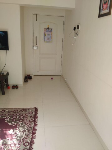 Room in 2 BHK Apartment at Yashada Epic Phase 1, Pimple Nilakh – for Rent
