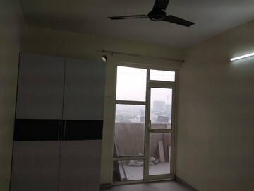 Room in 2 BHK Apartment at Pyramid Heights, Sector 85 – for Rent
