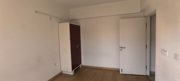 Room in 3 BHK Apartment at Emaar Imperial Gardens, Sector 102 – for Rent