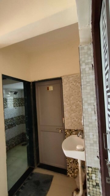 Bathroom in 1 BHK Apartment at 45 Baner Street, Baner – for Sale