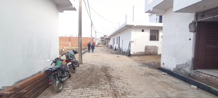  Parking, upsidc site b 2 Bedroom 100 Sq.Yd. Independent House In Upsidc Site B Greater Noida 8138821