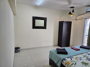 Bedroom in 2 BHK Apartment at Millionaire Heritage, Andheri West – for Rent