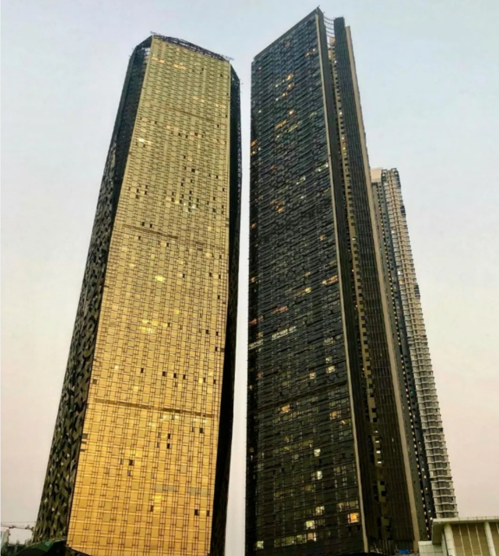 4 BHK + Servant Room Apartment For Sale in Lodha Marquise