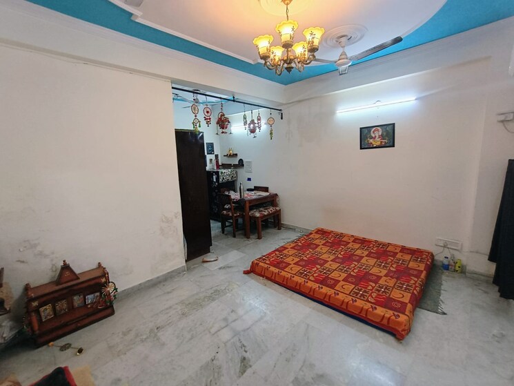 Room, lucky-plaza 6 Bedroom 4200 Sq.Ft. Independent House In Vasundhara Sector 12 Ghaziabad 8139122