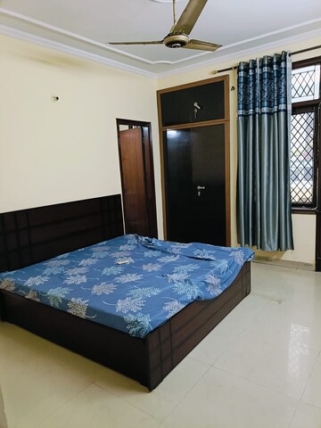 Bedroom in 3 BHK Builder Floor at Ardee City, Sector 52 – for Rent