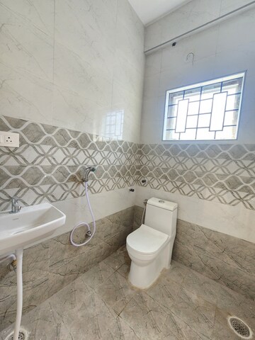 Bathroom in 1 BHK Builder Floor at Hsr Layout Sector 2 – for Rent