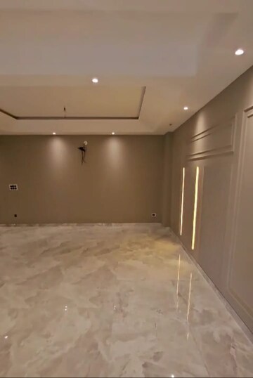 Room in 4 BHK Builder Floor at Sector 15 ii – for Sale