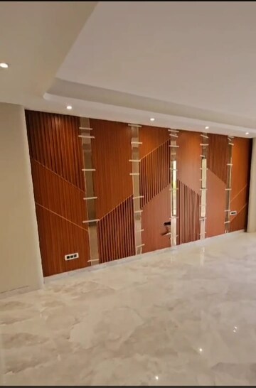 Furnished Amenities in 4 BHK Builder Floor at Sector 15 ii – for Sale