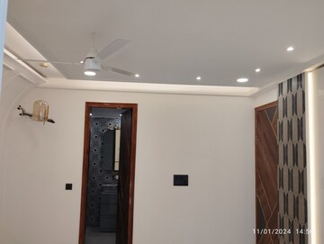 Furnished Amenities in 3 BHK Builder Floor at Sector 8, Dwarka – for Sale