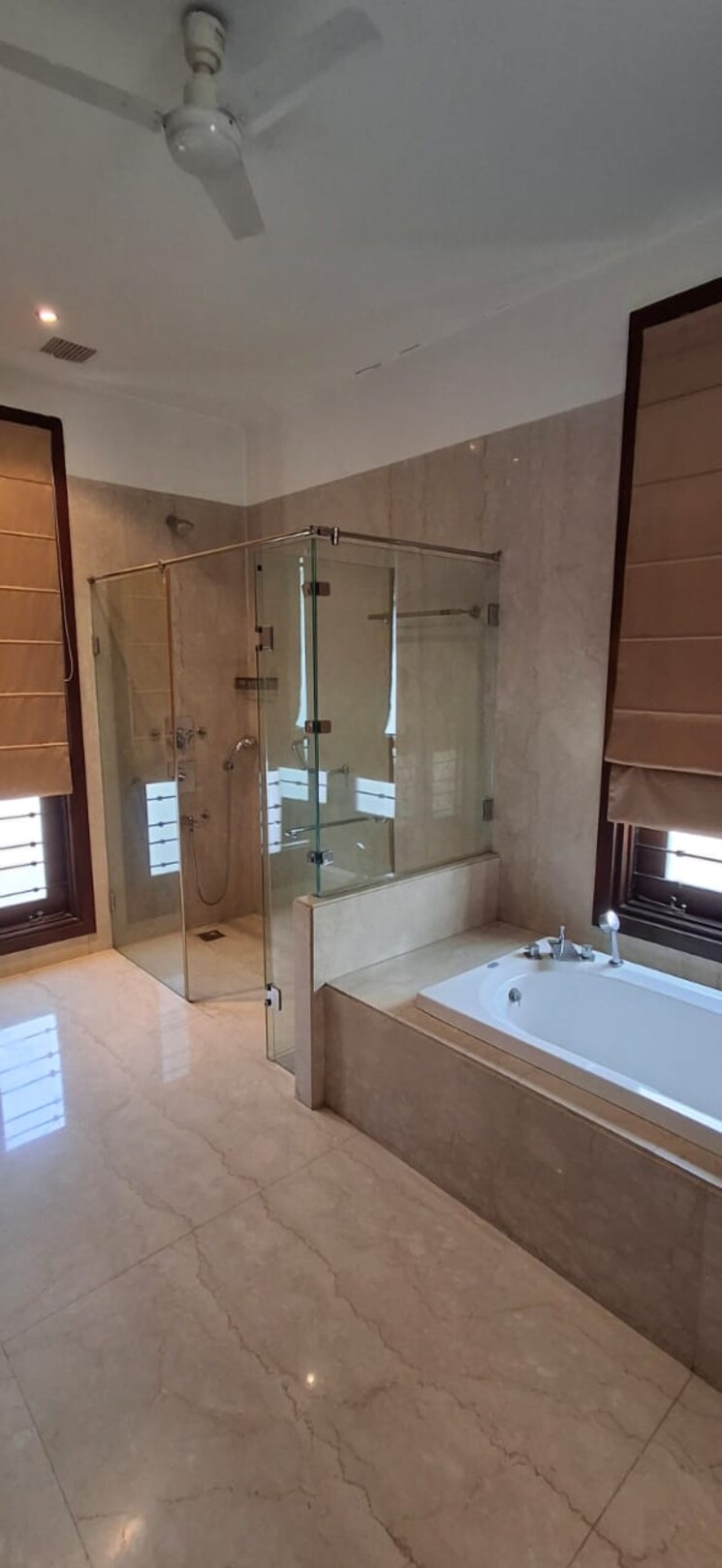Bathroom, greater kailash ii 3 Bedroom 1000 Sq.Ft. Apartment In Greater Kailash ii Delhi 8139254