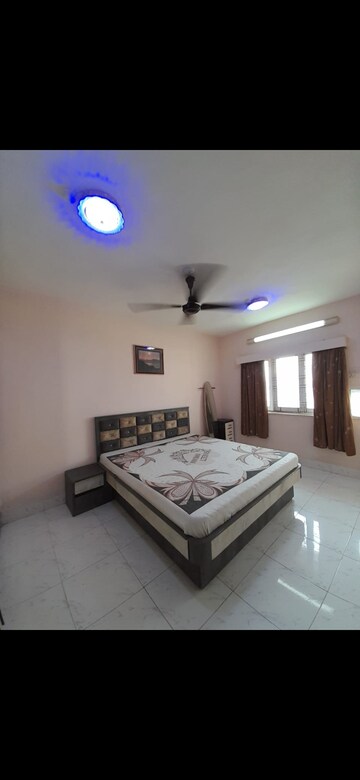 Bedroom in 2 BHK Apartment at Windermere CHS, Goregaon West – for Rent