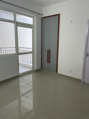Room in 2 BHK Apartment at Signature Global Orchard Avenue, Sector 93 – for Rent