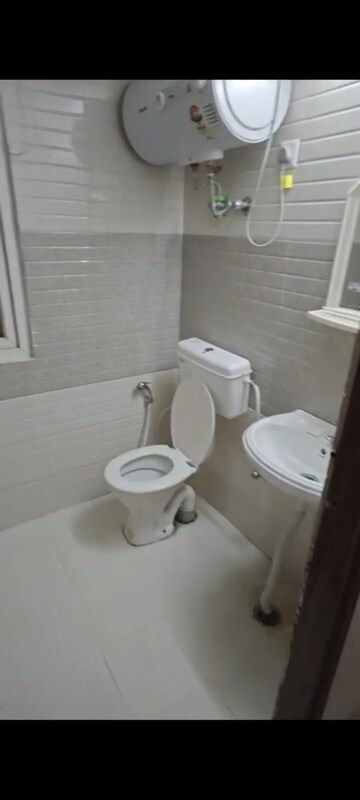 Bathroom in 2 BHK Apartment at Signature Global Orchard Avenue, Sector 93 – for Rent
