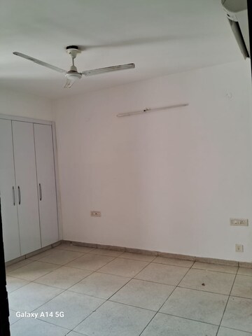Room in 3 BHK Apartment at Motiaz Royal Citi, Ambala Highway – for Rent