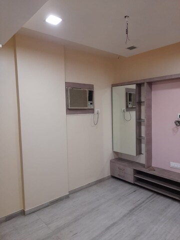 Room in 2 BHK Apartment at Solitaire Malad West, Malad West – for Rent