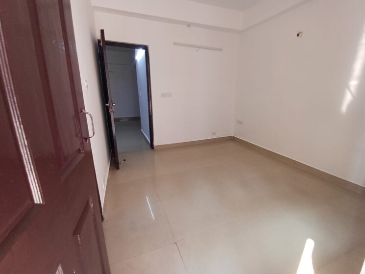 Room, amrapali-princely-estate 3.5 Bedroom 1455 Sq.Ft. Apartment In Sector 76 Noida 8139465