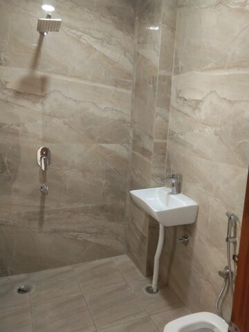 2 BHK Builder Floor For Rent in Saket