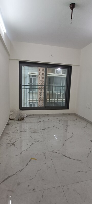 Room in 3 BHK Apartment at Kaveri CHS Ghatkopar, Ghatkopar East – for Rent