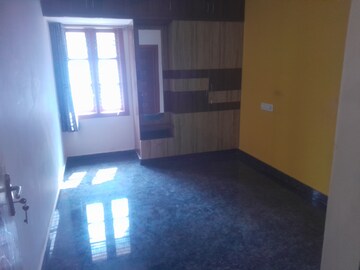 Room in 2 BHK Builder Floor at Nri Layout – for Rent