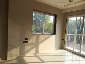 Room in 3 BHK Builder Floor at Cosmos Floors, Sector 52 – for Rent