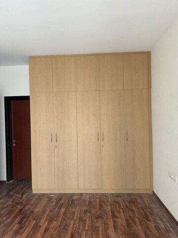 Room in 3 BHK Apartment at L&T Raintree Boulevard Phase 2, Hebbal – for Rent