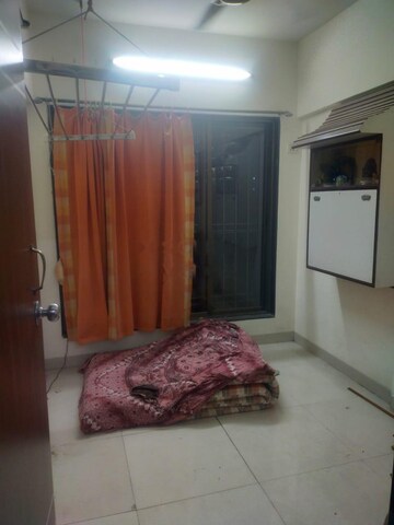 Bedroom in 1.5 BHK Apartment at Khandelwal Yash Park, Ghatkopar East – for Rent