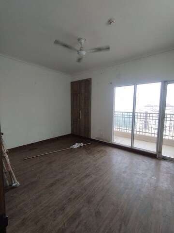Room in 2 BHK Apartment at JM Florence, Tech Zone 4 Greater Noida – for Sale