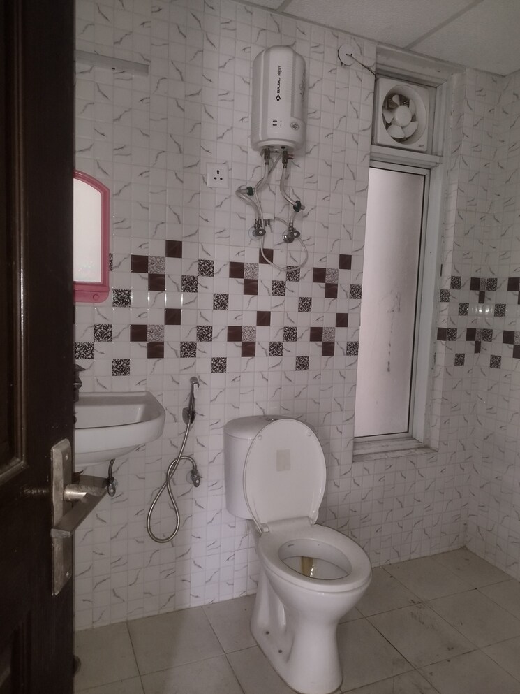 Bathroom, jm-florence 2 Bedroom 1197 Sq.Ft. Apartment In Tech Zone 4 Greater Noida Greater Noida 8139647
