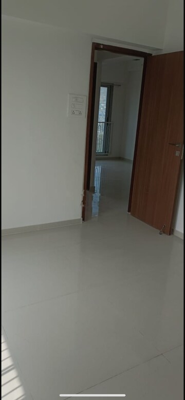 Room in 2 BHK Apartment at Mayfair The View, Vikhroli West – for Rent