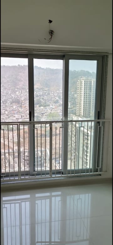 Room in 2 BHK Apartment at Mayfair The View, Vikhroli West – for Rent