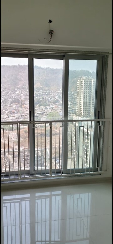 Room in 2 BHK Apartment at Mayfair The View, Vikhroli West – for Rent