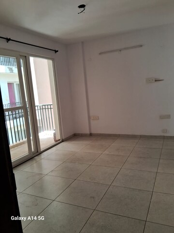 Room in 3 BHK Apartment at Motiaz Royal Citi, Ambala Highway – for Rent