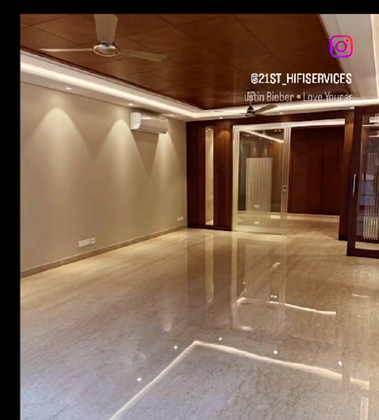 Room, greater kailash i 4 Bedroom 500 Sq.Yd. Builder Floor In Greater Kailash I Delhi 8139737