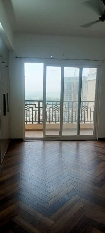 Room in 3 BHK Apartment at Piyush Heights, Sector 89 – for Sale