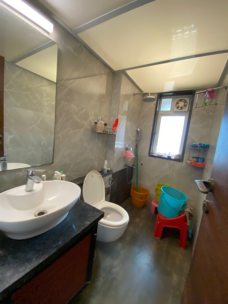 Bathroom, evershine-crown 2.5 Bedroom 850 Sq.Ft. Apartment In Kandivali East Mumbai 8139736