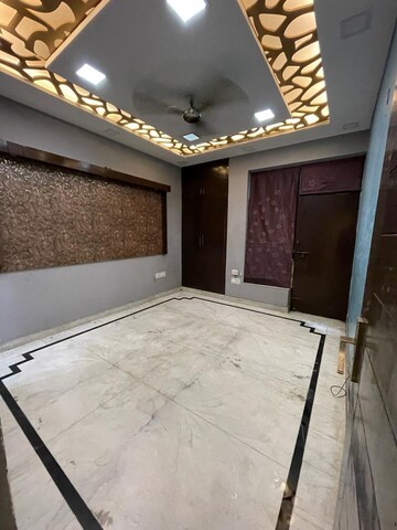Bedroom in 2.5 BHK Builder Floor at Sector 28 – for Rent