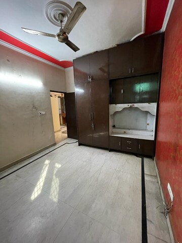 Kitchen in 2.5 BHK Builder Floor at Sector 28 – for Rent