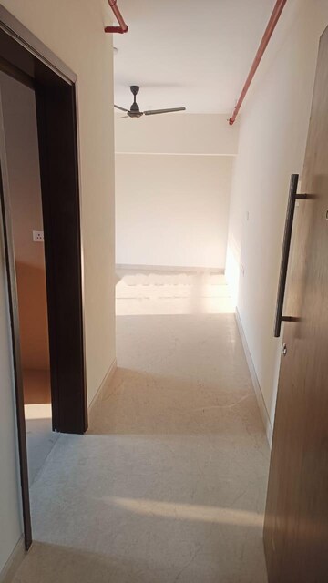 Room in 2 BHK Apartment at Shapoorji Pallonji Epsilon, Kandivali East – for Rent