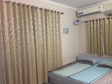 Bedroom in 2 BHK Builder Floor at Sector 26a – for Rent