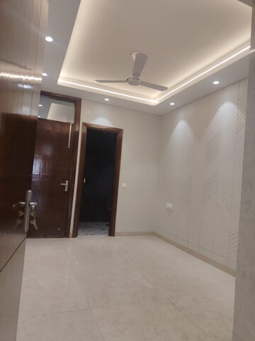 Room in 4 BHK Builder Floor at Mahavir Enclave 1 – for Sale