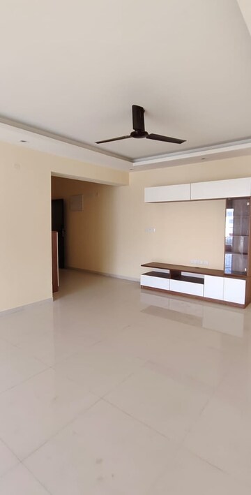 Room in 3 BHK Apartment at Casagrand Lorenza, Kogilu – for Rent