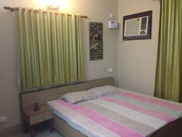 Bedroom in 2 BHK Builder Floor at Sector 26a – for Rent