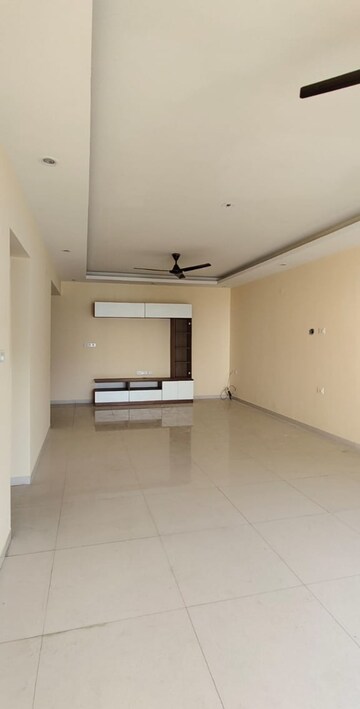 Room in 3 BHK Apartment at Casagrand Lorenza, Kogilu – for Rent