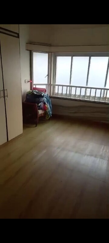 Room in 2 BHK Apartment at Malabar Hill – for Rent