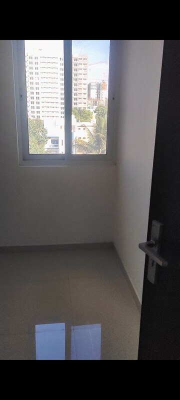 Room in 1.5 BHK Apartment at Bren Northern Lights, Jakkuru – for Rent