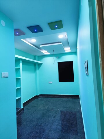 Room in 4 BHK Apartment at Manimajra – for Rent