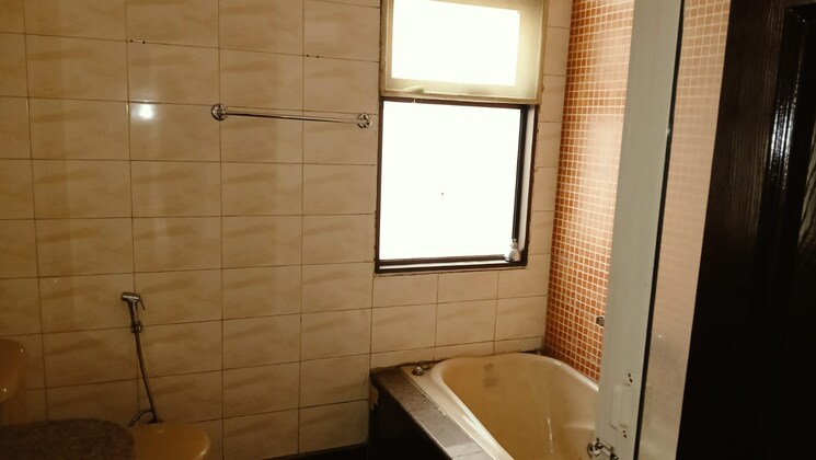 Bathroom, unitech-espace-nirvana-country 5 Bedroom 2897 Sq.Ft. Villa In Sector 50 Gurgaon 8139980