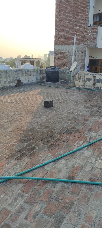 Bathroom in 3 BHK Builder Floor at Sector 16 – for Sale